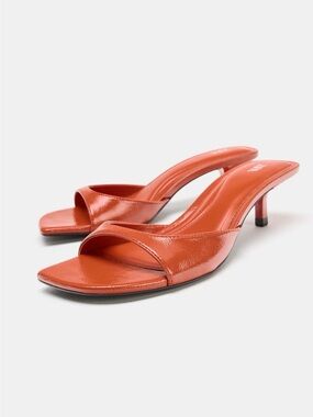 NWT leather heeled mules